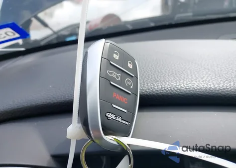 2020 Alfa Romeo Giulia Rwd из США, поврежденный, VIN ZARFAMAN3L7632937